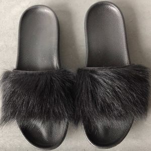 UGG Women's Royale Slide Sandal